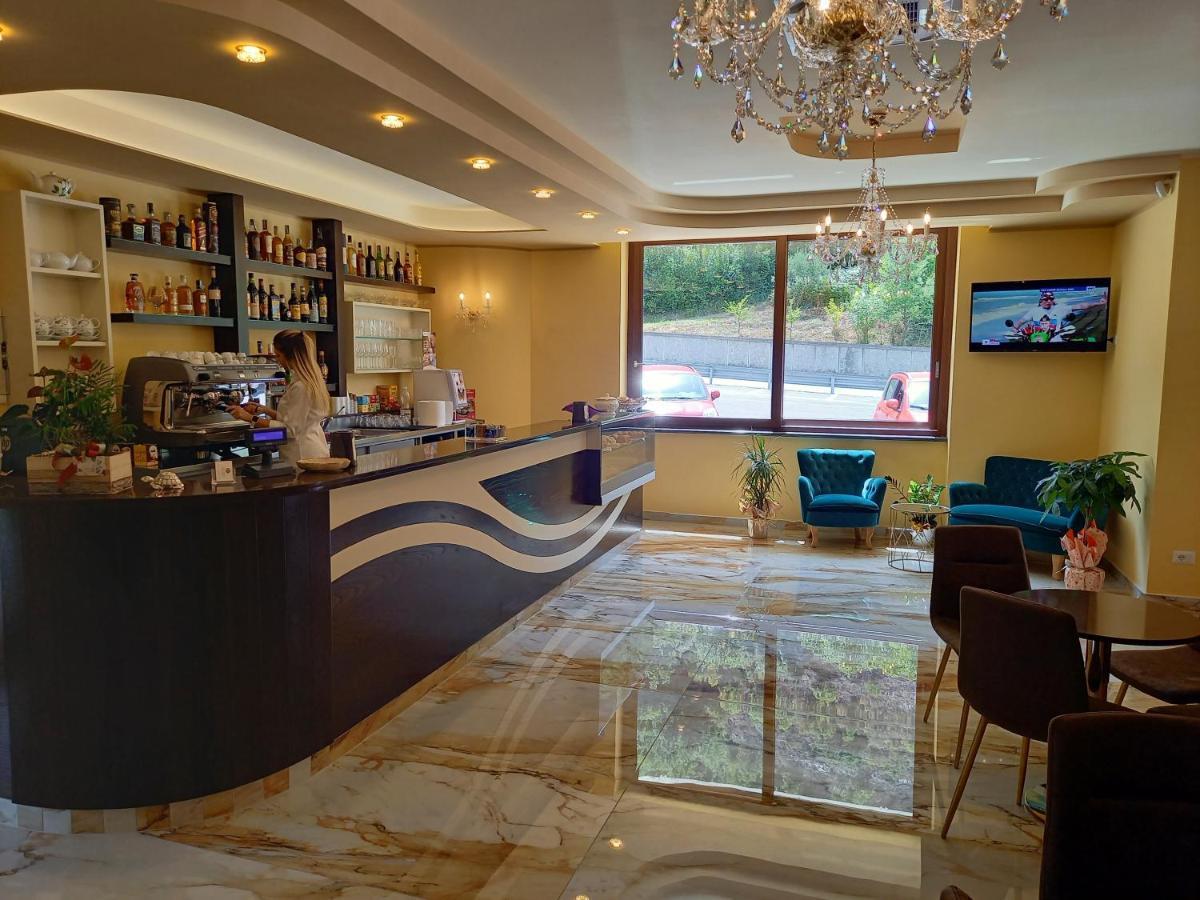 Hotel Ristorante Villa Terry ラウリーア・インフェリオーレ エクステリア 写真