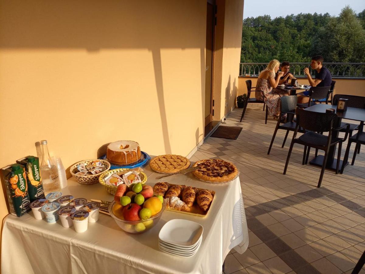 Hotel Ristorante Villa Terry ラウリーア・インフェリオーレ エクステリア 写真